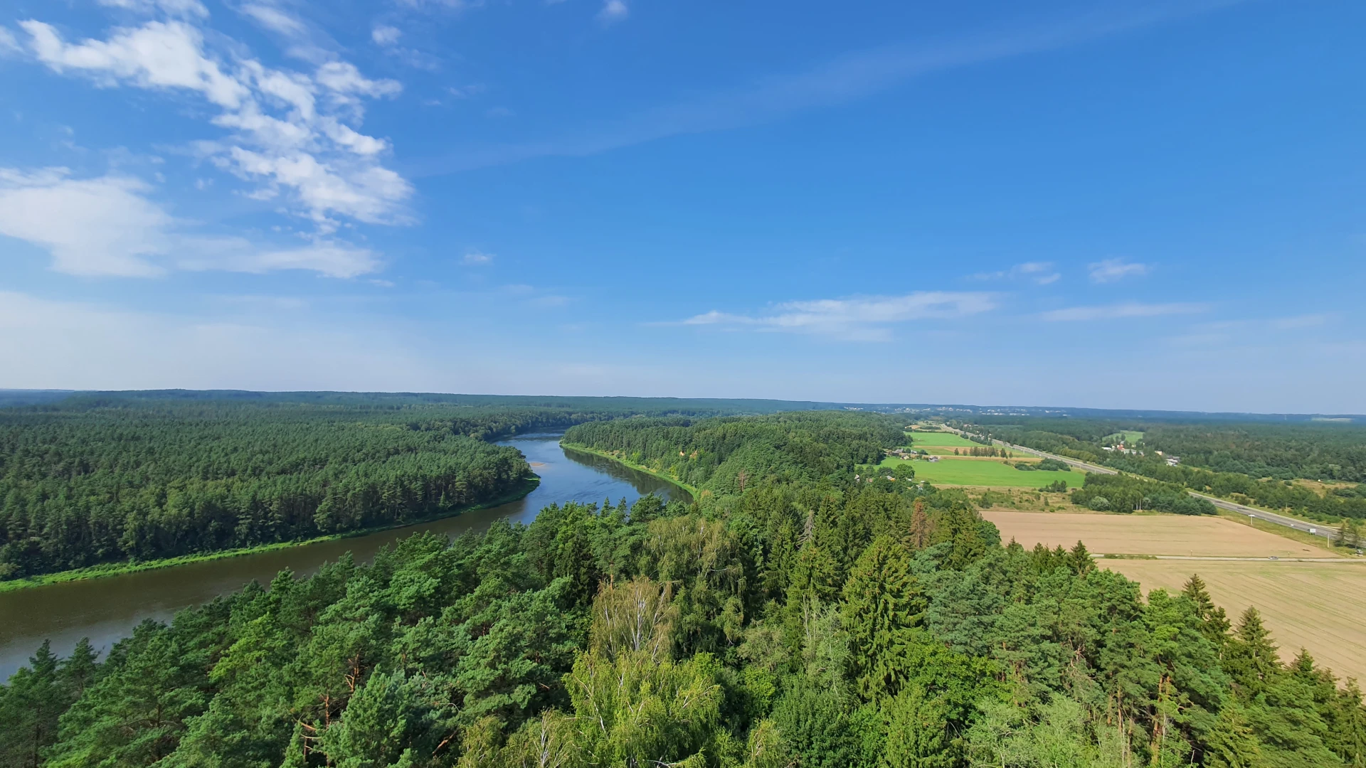 Autumn 1 (September 2022), Used in channel outros. and stream screens. Taken in Birštono apžvalgos bokštas.
