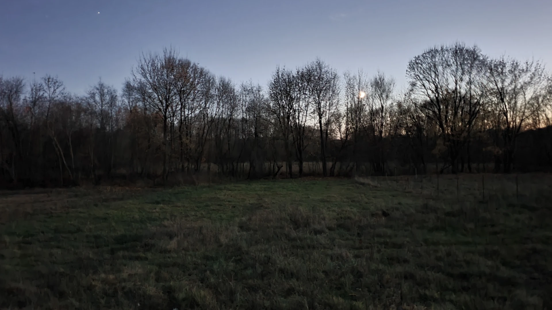 Autumn 3 (November 2022), Used in channel outros and stream screens.